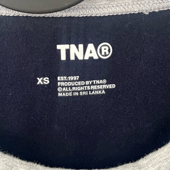 TNA Hold-It™ Roam T-Shirt Aritzia - Picture 4 of 4